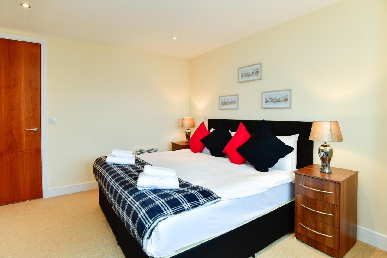 Meridian Quay Apartments, By Jsw Short Stay Swansea Extérieur photo