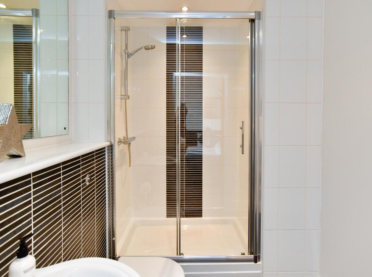 Meridian Quay Apartments, By Jsw Short Stay Swansea Extérieur photo