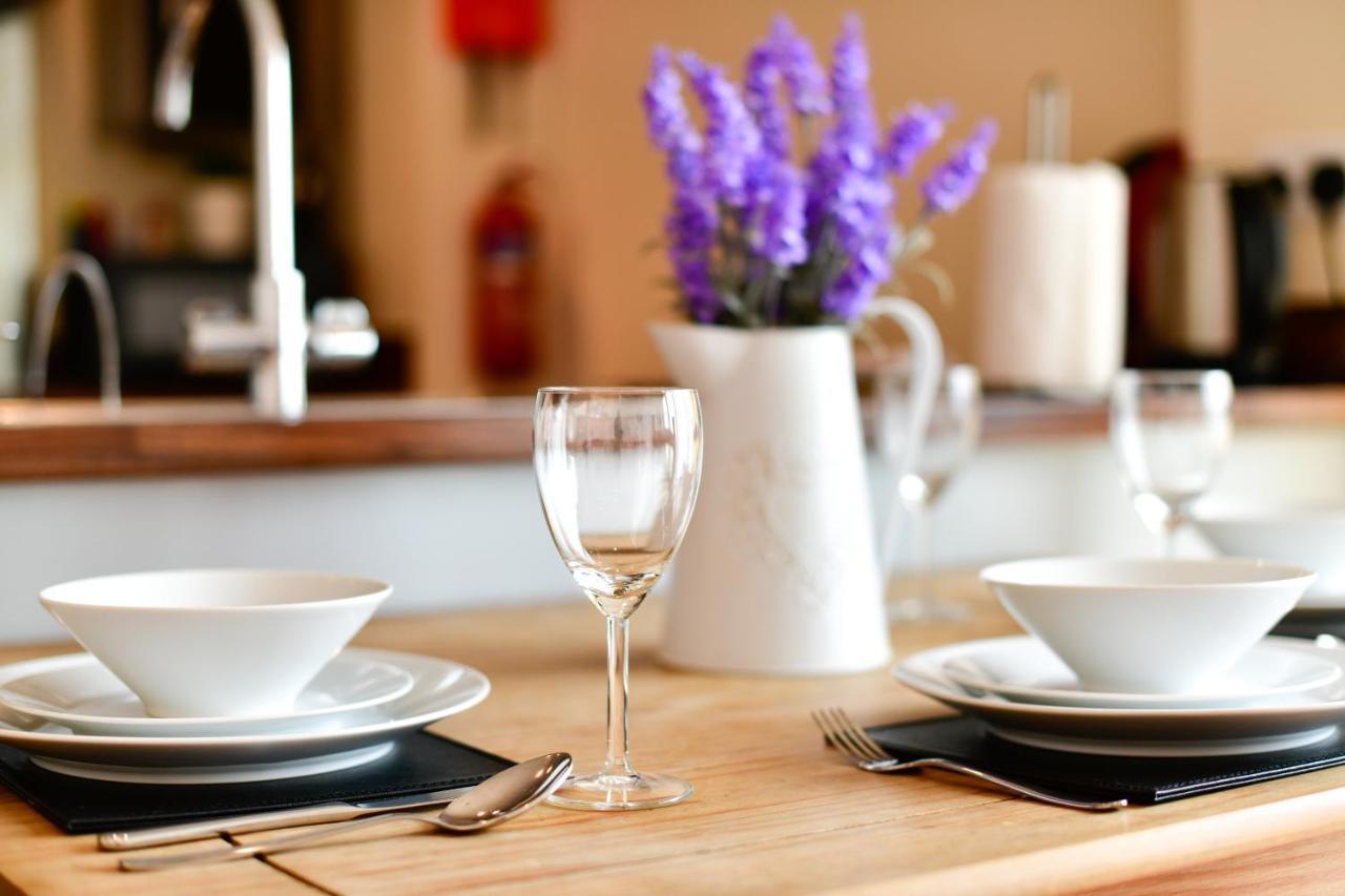 Meridian Quay Apartments, By Jsw Short Stay Swansea Extérieur photo