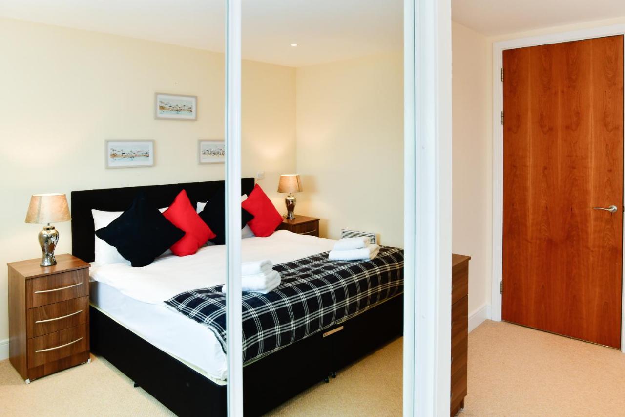 Meridian Quay Apartments, By Jsw Short Stay Swansea Extérieur photo